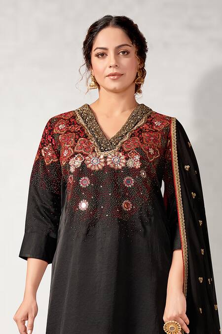 Aditi Somani Black Silk Sequins, Beads V-neck Floral Detailed Kurta Pant Set Online at Aza Fashions Aditi Somani_Black Silk Sequins, Beads V-neck Floral Detailed Kurta Pant Set _Online_at_Aza_Fashions