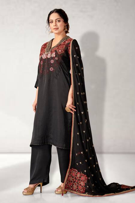 Buy Aditi Somani Black Silk Sequins, Beads V-neck Floral Detailed Kurta Pant Set Online at Aza Fashions Buy_Aditi Somani_Black Silk Sequins, Beads V-neck Floral Detailed Kurta Pant Set _Online_at_Aza_Fashions