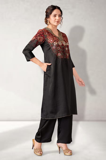 Shop Aditi Somani Black Silk Sequins, Beads V-neck Floral Detailed Kurta Pant Set Online at Aza Fashions Shop_Aditi Somani_Black Silk Sequins, Beads V-neck Floral Detailed Kurta Pant Set _Online_at_Aza_Fashions
