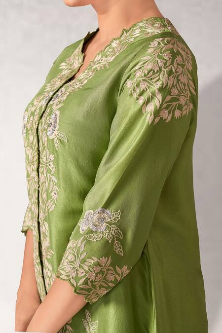 Shop Aditi Somani Green Silk Embroidery V-neck Floral Short Slit Tunic Set Online at Aza Fashions Shop_Aditi Somani_Green Silk Embroidery V-neck Floral Short Slit Tunic Set _Online_at_Aza_Fashions