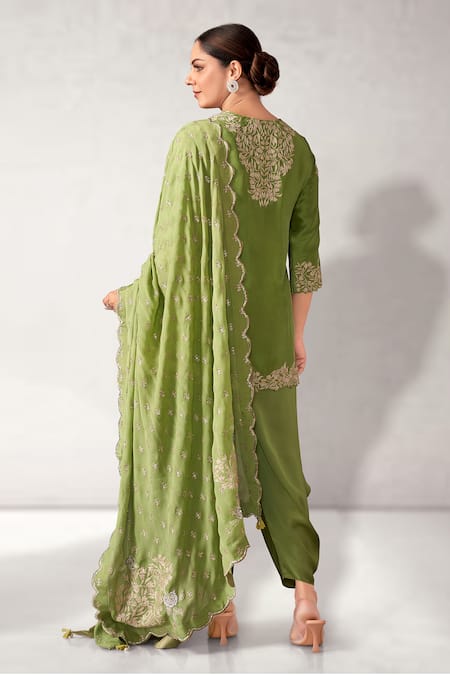 Shop Aditi Somani Green Silk Embroidery V-neck Floral Short Slit Tunic Set at Aza Fashions Shop_Aditi Somani_Green Silk Embroidery V-neck Floral Short Slit Tunic Set _at_Aza_Fashions