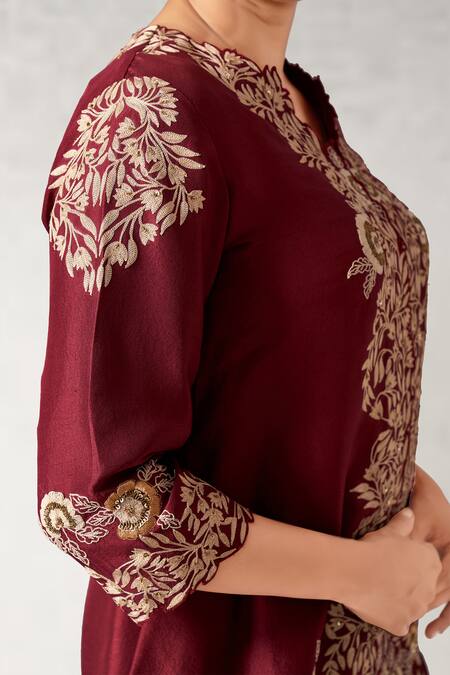 Shop Aditi Somani Maroon Silk Embroidery V-neck Floral Slit Tunic Set Online at Aza Fashions Shop_Aditi Somani_Maroon Silk Embroidery V-neck Floral Slit Tunic Set _Online_at_Aza_Fashions
