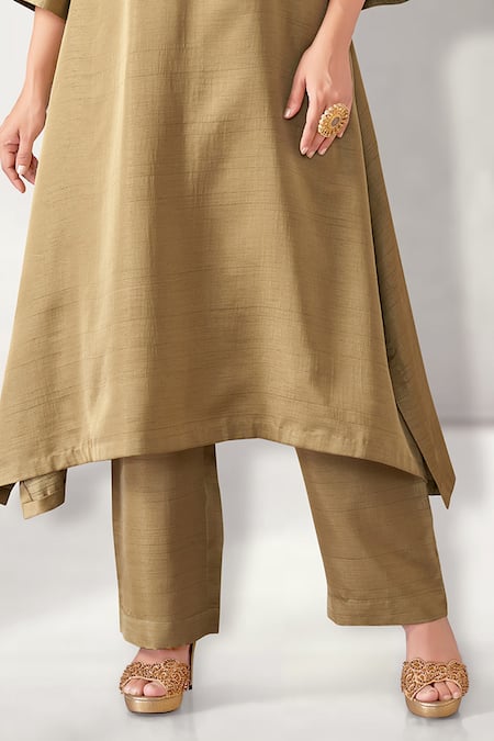 Buy Aditi Somani Green Silk Tassels V-neck Embroidered Patola Yoke Kurta With Pant Online at Aza Fashions Buy_Aditi Somani_Green Silk Tassels V-neck Embroidered Patola Yoke Kurta With Pant _Online_at_Aza_Fashions