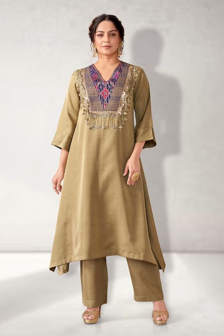 Aditi Somani Embroidered Patola Yoke Kurta With Pant 