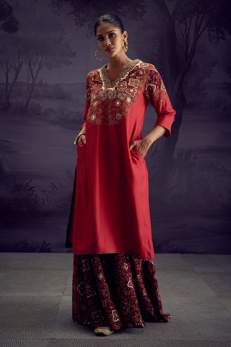 Aditi Somani Red Cotton Silk Embroidered Floral V Neck Heavy Kurta With Flared Pant 