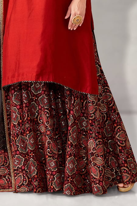 Buy_Aditi Somani_Red Cotton, Silk, Chiffon Embroidery, Sequins V-neck Floral Kurta Set _Online_at_Aza_Fashions