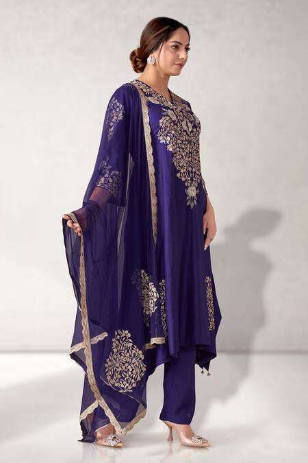 Buy_Aditi Somani_Purple Silk Embroidery V-neck Floral Blossom Kurta Pant Set _Online_at_Aza_Fashions