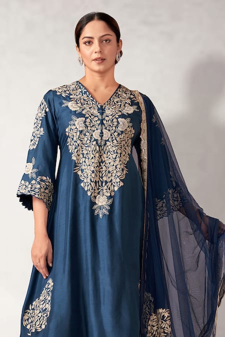 Aditi Somani_Blue Silk, Chiffon Embroidery V-neck Flower Blossom Kurta Pant Set _Online_at_Aza_Fashions