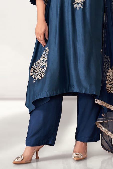 Buy_Aditi Somani_Blue Silk, Chiffon Embroidery V-neck Flower Blossom Kurta Pant Set _Online_at_Aza_Fashions
