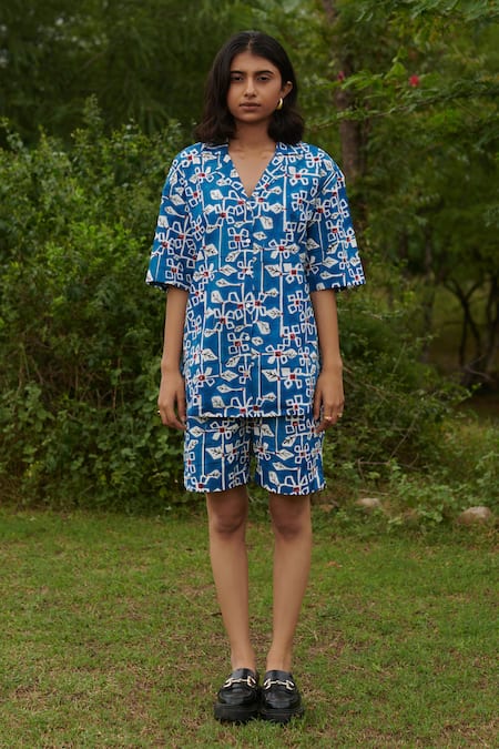 Khajoor Studio Blue 100% Cotton Hand Block Print Floral Geometric Notched Tunic With Shorts 