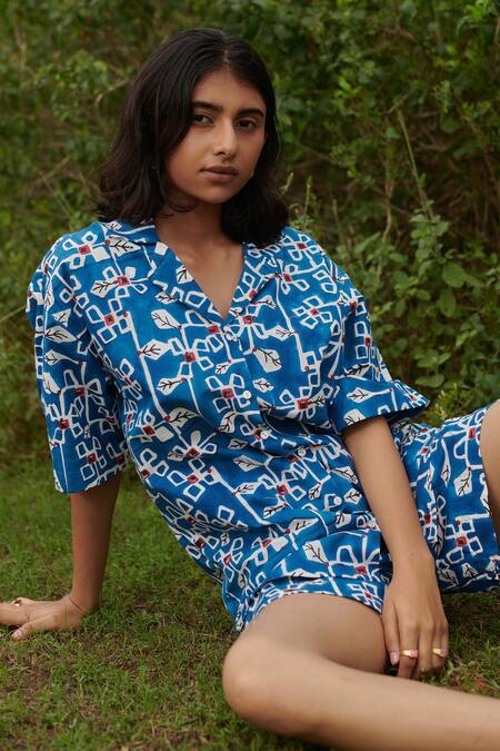 Khajoor Studio_Blue Cotton Collared Geometric Printed Tunic With Shorts _at_Aza_Fashions