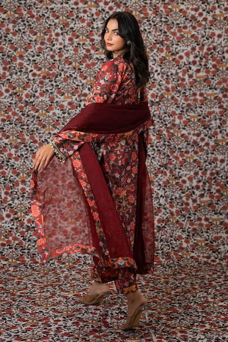 Payal & Zinal Lord Shrinathji Print & Embroidered Kurta Pant Set 