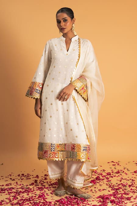 Sitaraa Divya Geometric Woven Kurta Set 