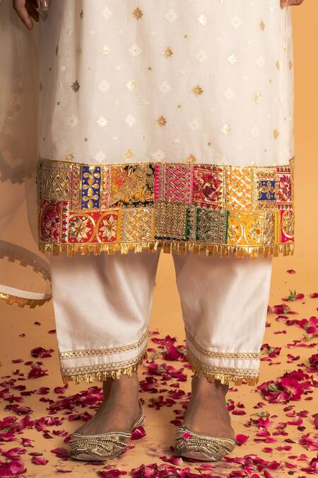 Buy Sitaraa Ivory Organza, Chanderi Sequins, Gota Patti, Divya Geometric Woven Kurta Set Online at Aza Fashions Buy_Sitaraa_Ivory Organza, Chanderi Sequins, Gota Patti, Divya Geometric Woven Kurta Set_Online_at_Aza_Fashions