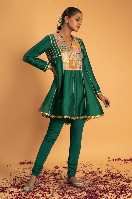 Sitaraa Green Chanderi Embroidery, Sequins V-neck Ramniya Gota Peplum Kurta Set Online at Aza Fashions Sitaraa_Green Chanderi Embroidery, Sequins V-neck Ramniya Gota Peplum Kurta Set_Online_at_Aza_Fashions