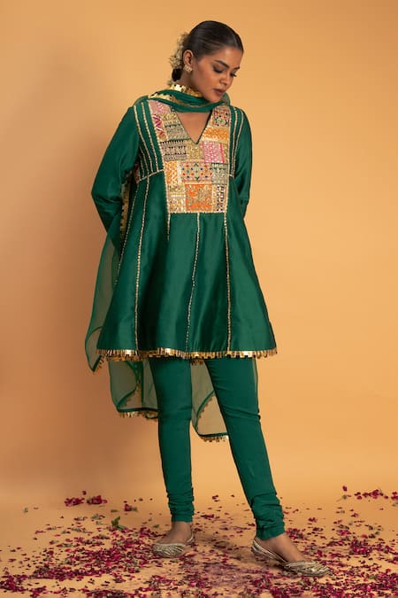 Shop Sitaraa Green Chanderi Embroidery, Sequins V-neck Ramniya Gota Peplum Kurta Set Online at Aza Fashions Shop_Sitaraa_Green Chanderi Embroidery, Sequins V-neck Ramniya Gota Peplum Kurta Set_Online_at_Aza_Fashions