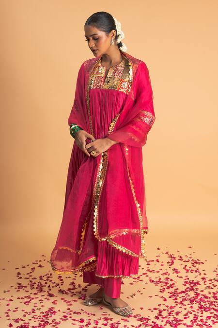 Buy_Sitaraa_Pink Organza, Chanderi Embroidery, Sequins, Surmaya Gathered Kurta Pant Set_Online_at_Aza_Fashions