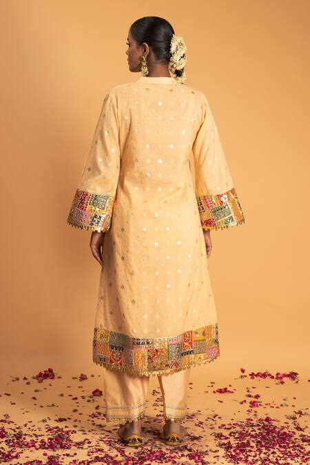 Shop Sitaraa Peach Organza, Chanderi Sequins, Embroidery, Sur Applique Work Kurta Pant Set at Aza Fashions Shop_Sitaraa_Peach Organza, Chanderi Sequins, Embroidery, Sur Applique Work Kurta Pant Set_at_Aza_Fashions