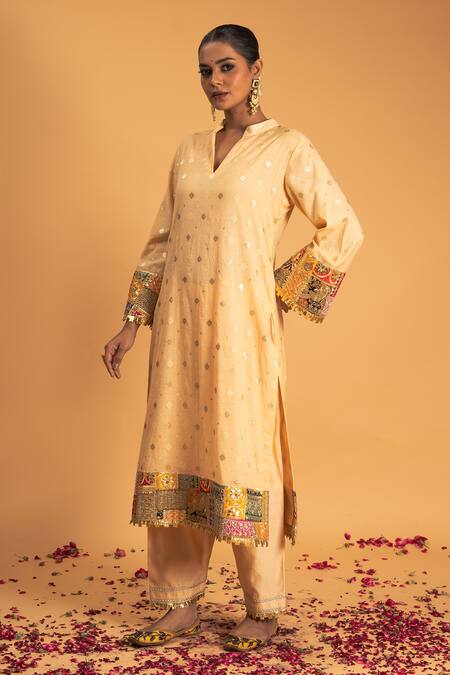 Shop Sitaraa Peach Organza, Chanderi Sequins, Embroidery, Sur Applique Work Kurta Pant Set Online at Aza Fashions Shop_Sitaraa_Peach Organza, Chanderi Sequins, Embroidery, Sur Applique Work Kurta Pant Set_Online_at_Aza_Fashions