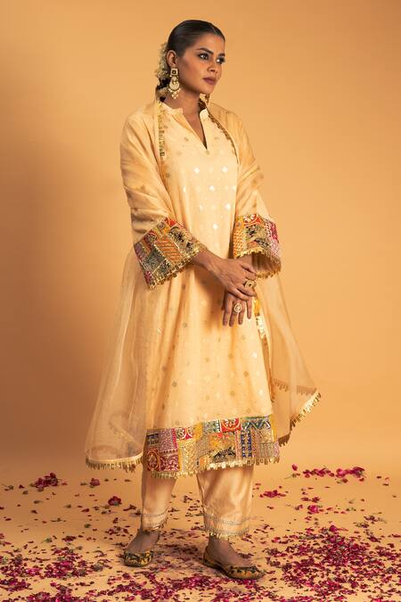 Sitaraa Peach Organza, Chanderi Sequins, Embroidery, Sur Applique Work Kurta Pant Set at Aza Fashions Sitaraa_Peach Organza, Chanderi Sequins, Embroidery, Sur Applique Work Kurta Pant Set_at_Aza_Fashions