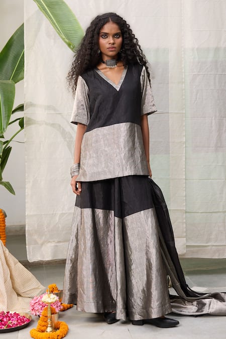 Raas Life_Black Handwoven Chanderi Colorblocked V Neck Amala Kurti _Online_at_Aza_Fashions