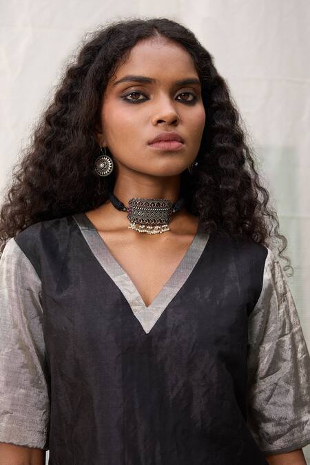 Buy_Raas Life_Black Handwoven Chanderi Colorblocked V Neck Amala Kurti _Online_at_Aza_Fashions