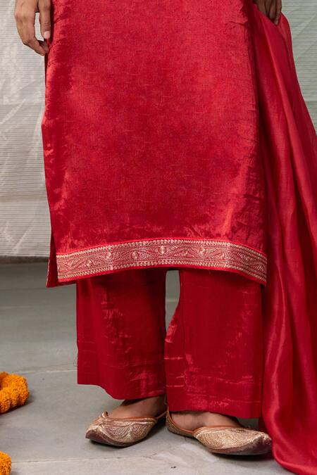 RAAS LIFE_Red Chanderi Zari V-neck Nyra Lace Embellished Kurta With Pant _Online_at_Aza_Fashions
