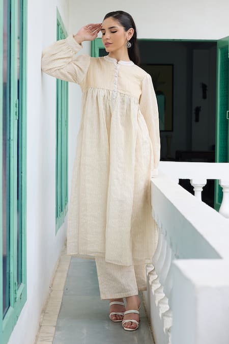 Buy_RAAS LIFE_Cream Chanderi Zari Collared Ganga Hand Woven Tunic With Pant _Online_at_Aza_Fashions