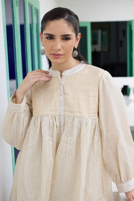 Buy_RAAS LIFE_Cream Chanderi Zari Collared Ganga Hand Woven Tunic With Pant 