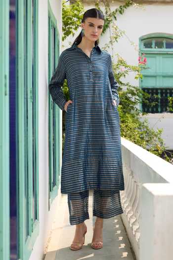 RAAS LIFE Rangrez Stripe Detailed Kurta With Pant 