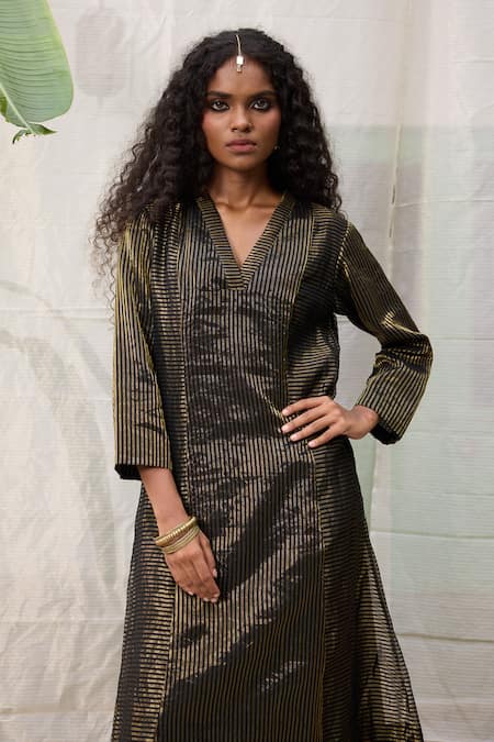 RAAS LIFE Black Chanderi, Cotton Zari V-neck Kalakriti Hand Woven Kalidar Kurta With Pant at Aza Fashions RAAS LIFE_Black Chanderi, Cotton Zari V-neck Kalakriti Hand Woven Kalidar Kurta With Pant _at_Aza_Fashions