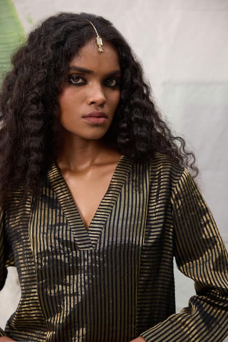 Buy RAAS LIFE Black Chanderi, Cotton Zari V-neck Kalakriti Hand Woven Kalidar Kurta With Pant Buy_RAAS LIFE_Black Chanderi, Cotton Zari V-neck Kalakriti Hand Woven Kalidar Kurta With Pant