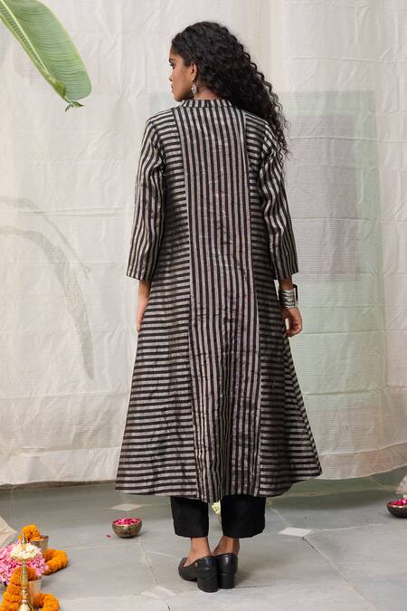 Shop RAAS LIFE Black Chanderi Zari V-neck Gold Stripe Kalidar Kurta at Aza Fashions Shop_RAAS LIFE_Black Chanderi Zari V-neck Gold Stripe Kalidar Kurta_at_Aza_Fashions