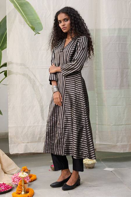 Buy RAAS LIFE Black Chanderi Zari V-neck Gold Stripe Kalidar Kurta Online at Aza Fashions Buy_RAAS LIFE_Black Chanderi Zari V-neck Gold Stripe Kalidar Kurta_Online_at_Aza_Fashions