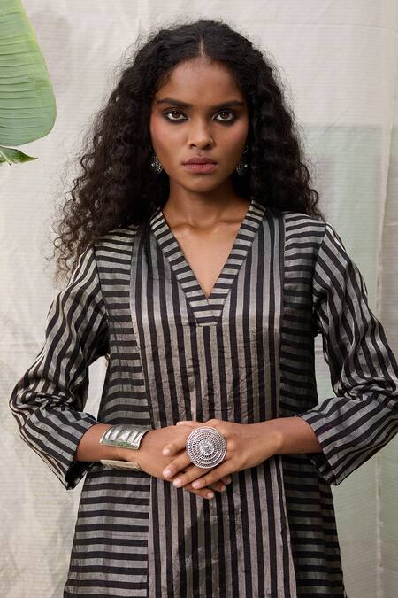 Buy RAAS LIFE Black Chanderi Zari V-neck Gold Stripe Kalidar Kurta Buy_RAAS LIFE_Black Chanderi Zari V-neck Gold Stripe Kalidar Kurta