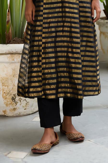 RAAS LIFE Black Chanderi Zari V-neck Kalakriti Hand Woven Tunic Online at Aza Fashions RAAS LIFE_Black Chanderi Zari V-neck Kalakriti Hand Woven Tunic _Online_at_Aza_Fashions