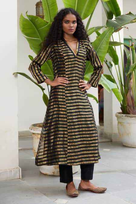 Buy RAAS LIFE Black Chanderi Zari V-neck Kalakriti Hand Woven Tunic Online at Aza Fashions Buy_RAAS LIFE_Black Chanderi Zari V-neck Kalakriti Hand Woven Tunic _Online_at_Aza_Fashions
