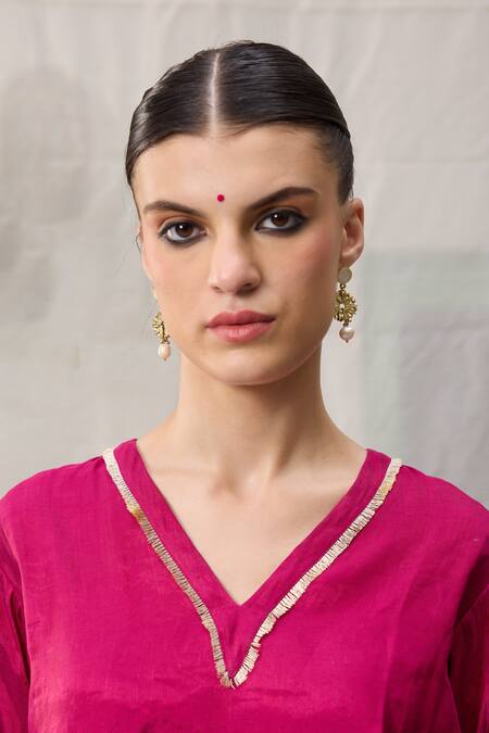 RAAS LIFE Pink Chanderi Zari V-neck Kaveri Hand Woven Tunic Online at Aza Fashions RAAS LIFE_Pink Chanderi Zari V-neck Kaveri Hand Woven Tunic _Online_at_Aza_Fashions