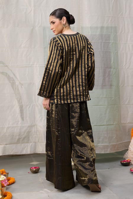 Shop RAAS LIFE Black Chanderi Zari V-neck Kaveri Stripe Pattern Tunic at Aza Fashions Shop_RAAS LIFE_Black Chanderi Zari V-neck Kaveri Stripe Pattern Tunic _at_Aza_Fashions