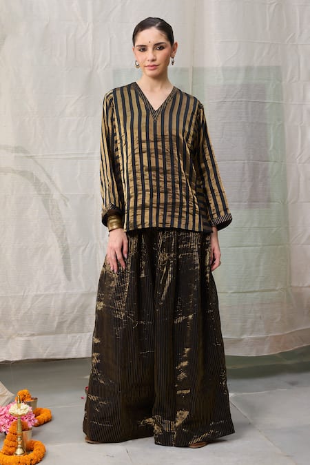 RAAS LIFE Black Chanderi Zari V-neck Kaveri Stripe Pattern Tunic Online at Aza Fashions RAAS LIFE_Black Chanderi Zari V-neck Kaveri Stripe Pattern Tunic _Online_at_Aza_Fashions