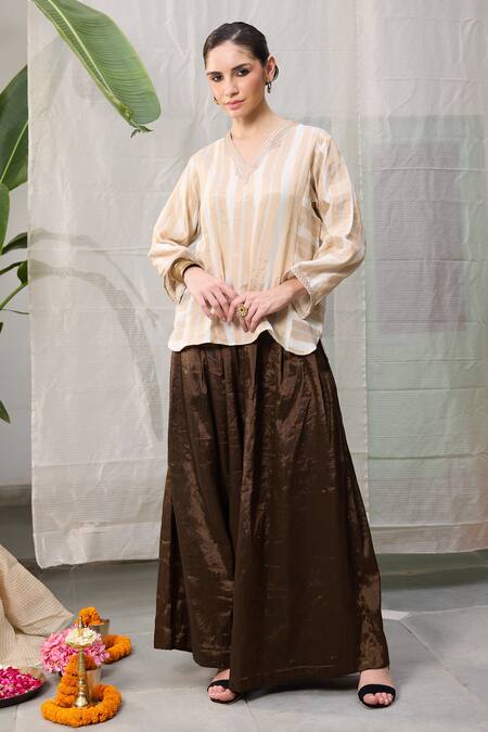 Raas Life_Gold Hand Woven Chanderi Plain Metallic Finish Wide Legged Pant _Online_at_Aza_Fashions