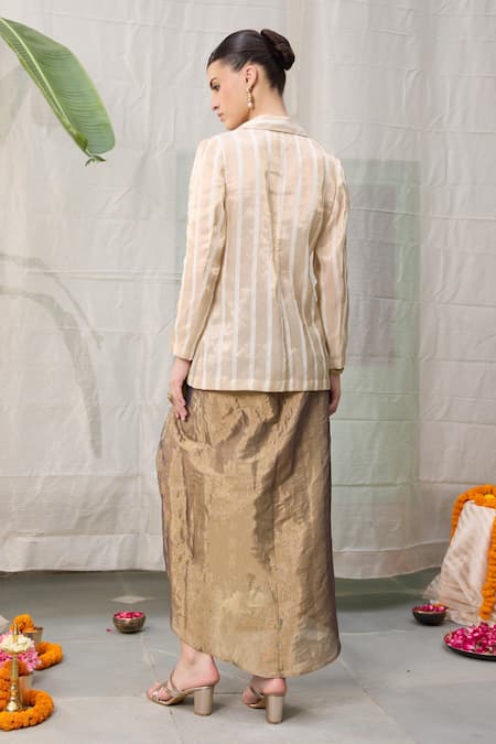 Shop RAAS LIFE Cream Chanderi Zari Mrunal Hand Woven Blazer With Skirt at Aza Fashions Shop_RAAS LIFE_Cream Chanderi Zari Mrunal Hand Woven Blazer With Skirt _at_Aza_Fashions