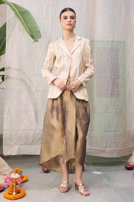 RAAS LIFE Gold Chanderi Mrunal Hand Woven Skirt Online at Aza Fashions RAAS LIFE_Gold Chanderi Mrunal Hand Woven Skirt _Online_at_Aza_Fashions