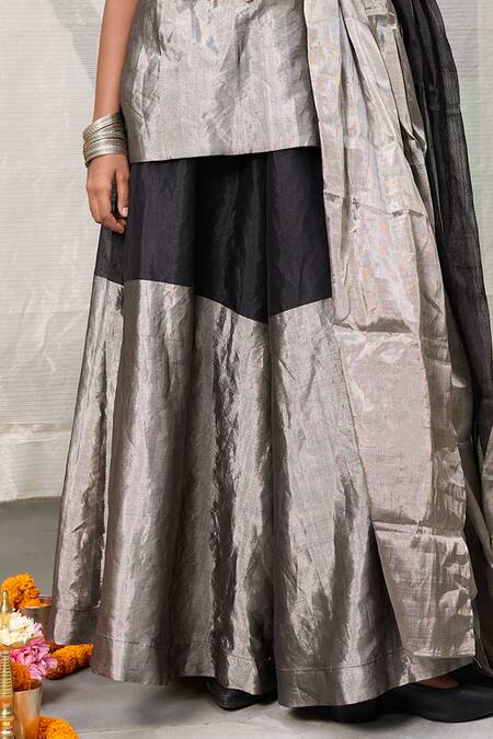 Buy_RAAS LIFE_Black Chanderi V-neck Amala Color Block Tunic With Wide Legged Pant _Online_at_Aza_Fashions