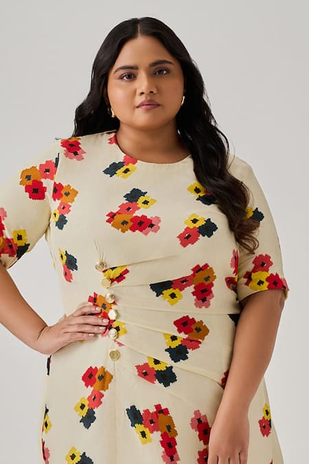 Neetiandmudita_Multi Color Crepe Print Abstract Motif Round Neck Elysian Shift Dress _Online_at_Aza_Fashions