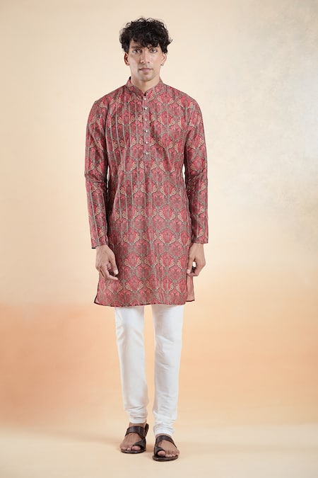 Arihant Rai Sinha_Maroon Jacquard Paisley Pattern Straight Kurta _Online_at_Aza_Fashions