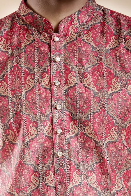 Arihant Rai Sinha_Maroon Jacquard Paisley Pattern Straight Kurta _at_Aza_Fashions