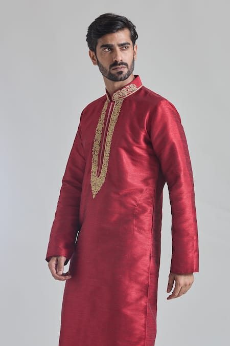 Arihant Rai Sinha_Maroon Silk Embroidery Blossom Placket Textured Kurta _at_Aza_Fashions