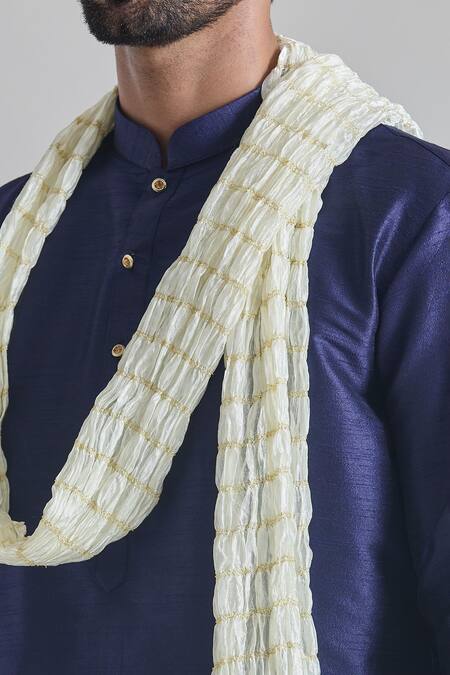 Arihant Rai Sinha_Blue Silk Plain Buttoned Placket Kurta _at_Aza_Fashions