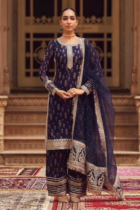 LASHKARAA Blue Tissue Embroidery Thread Round Neck Wildflora Print And Kurta Pant Set 